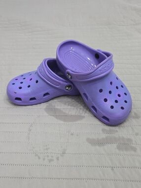 CROCS Kids Classic Clog in Lavender Purple
